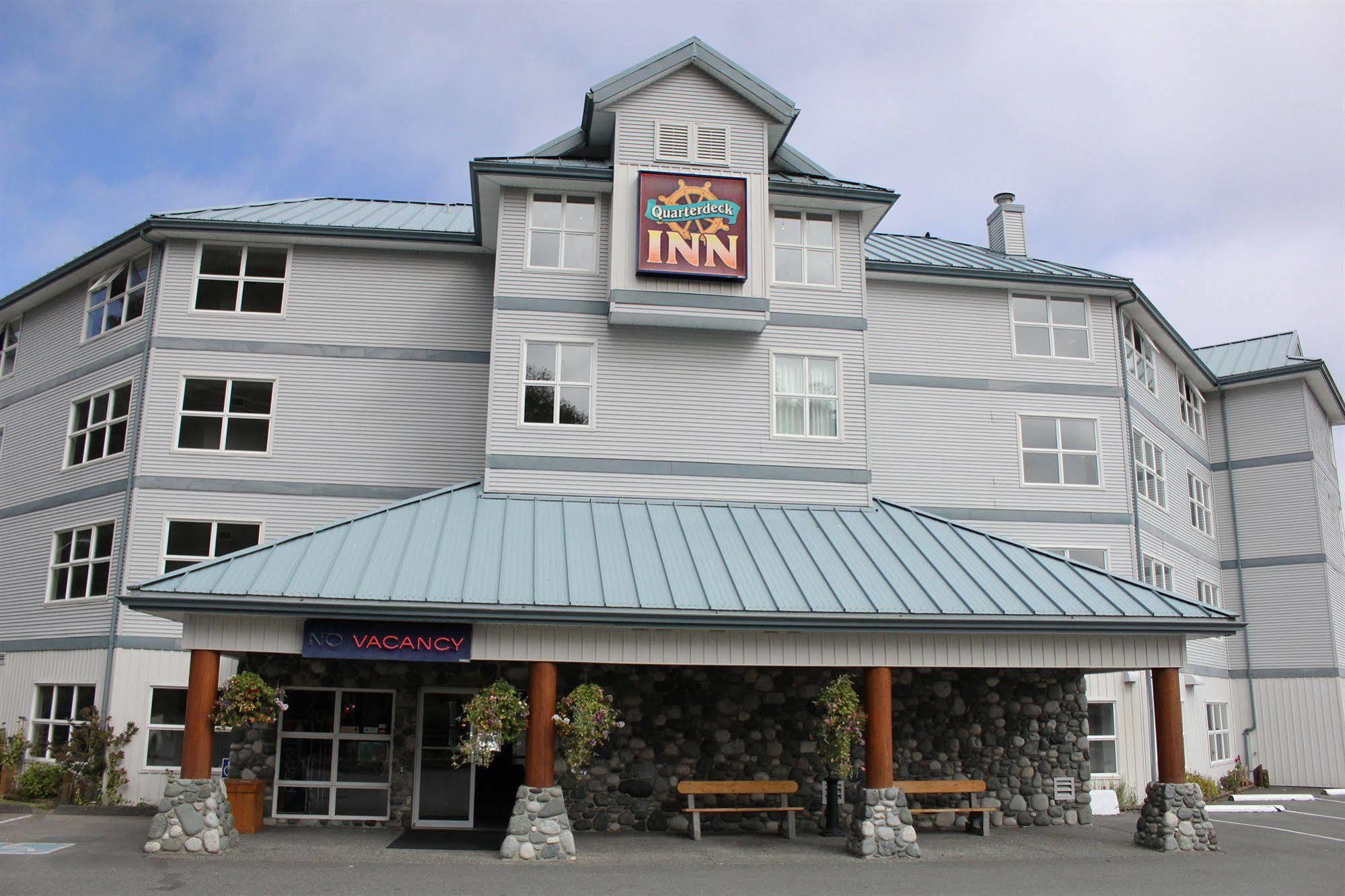 Quarterdeck Inn Port Hardy Dış mekan fotoğraf