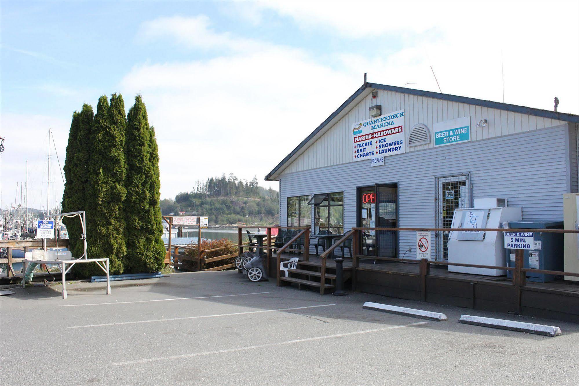 Quarterdeck Inn Port Hardy Dış mekan fotoğraf